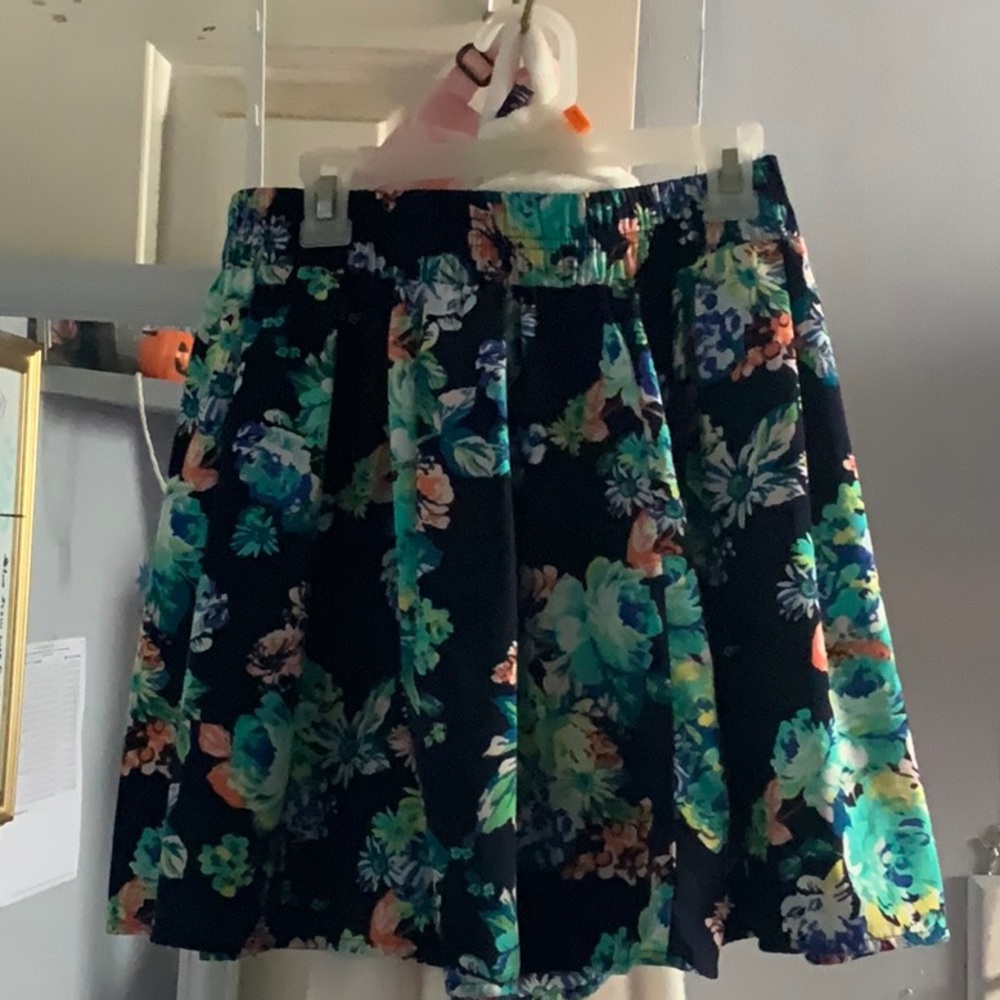 Flower printed skirt